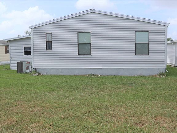 5th image of 303 Killarney Cay