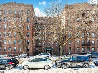 4720 42nd St APT 1B, Long Island City, NY 11104