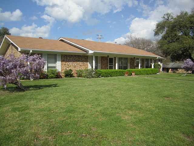1st image of 115 Larkspur St