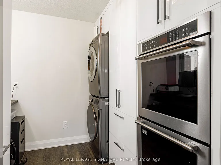35 Ormskirk Ave #302 — Photo 7