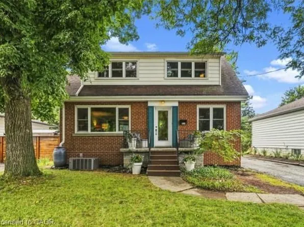 177 York Rd, Hamilton, ON L9H 1M8
