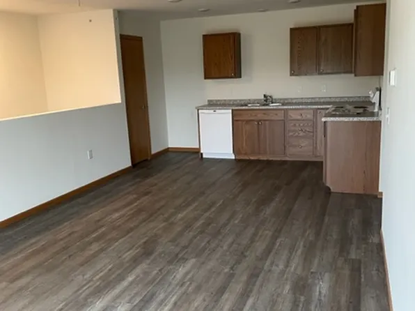 1445 Peterson Dr, Dodgeville, WI