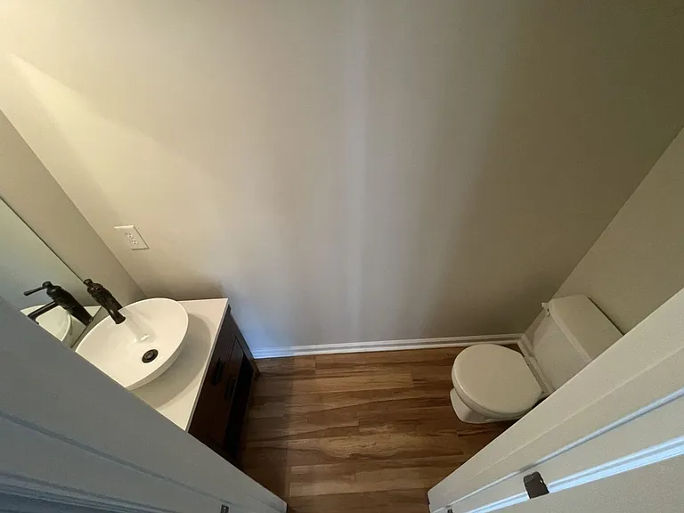 4046 Landover Ln — Photo 8