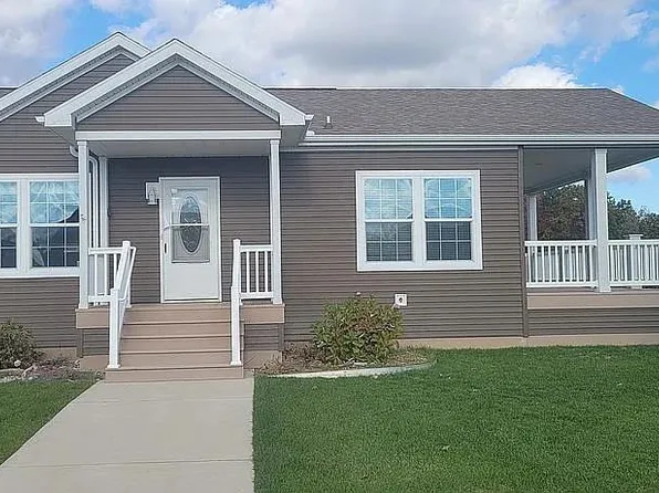 11765 Townsquare Blvd, Rockford, MI 49341