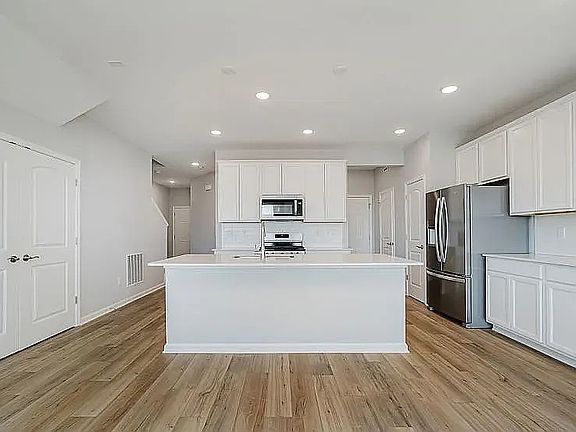 2nd image of 7289 Shroyer Way