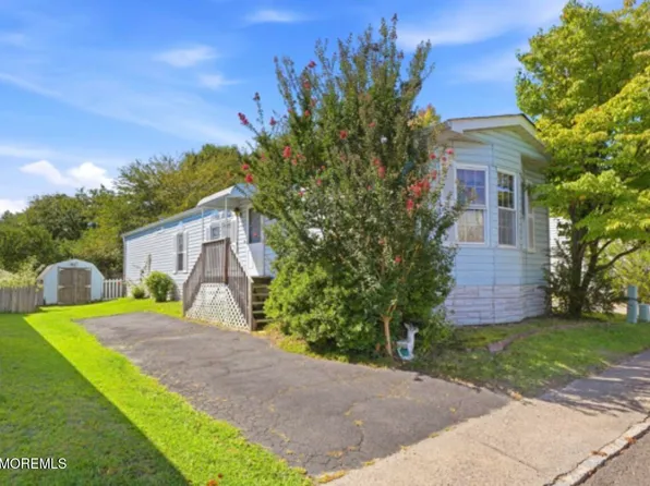 29 Secretariat Street, Howell, NJ 07731