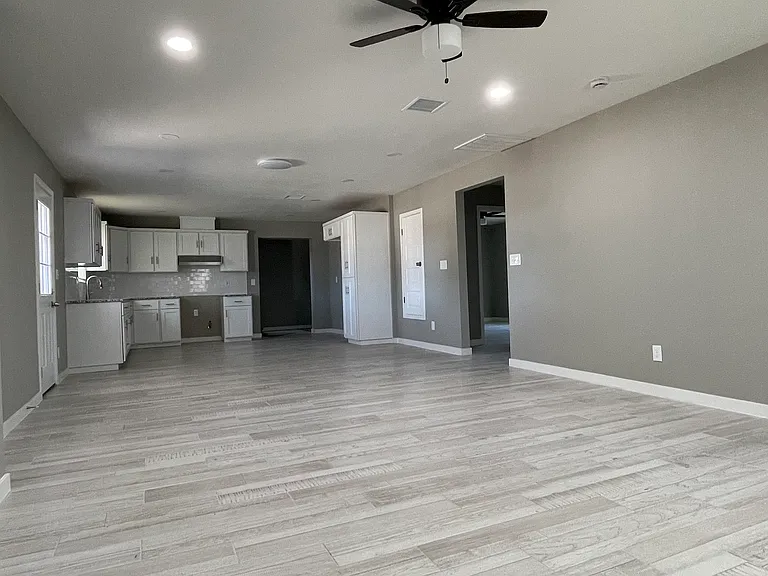 Isaiah Dr — Photo 1