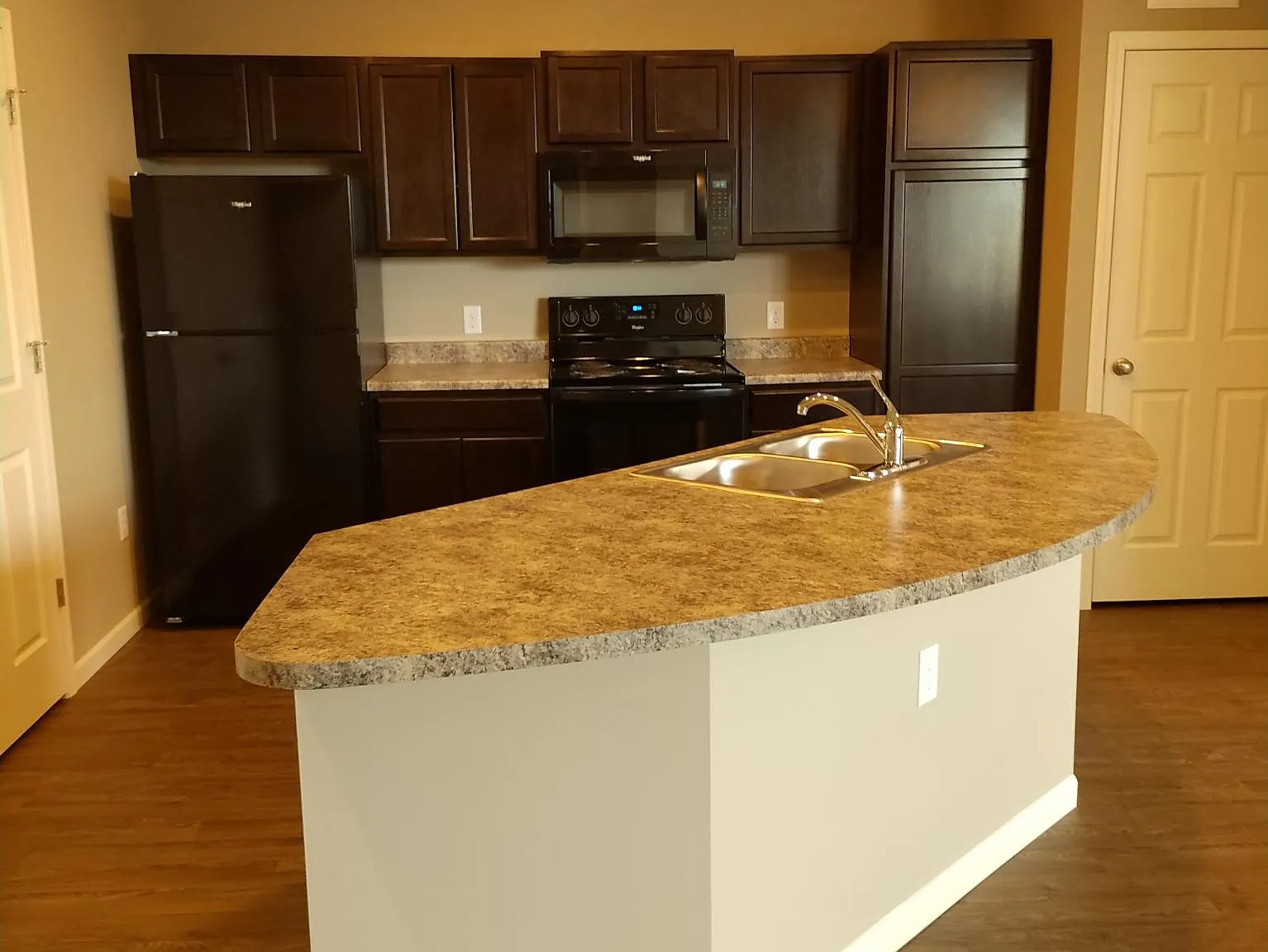 Grand Mesa Apartments — Photo 1