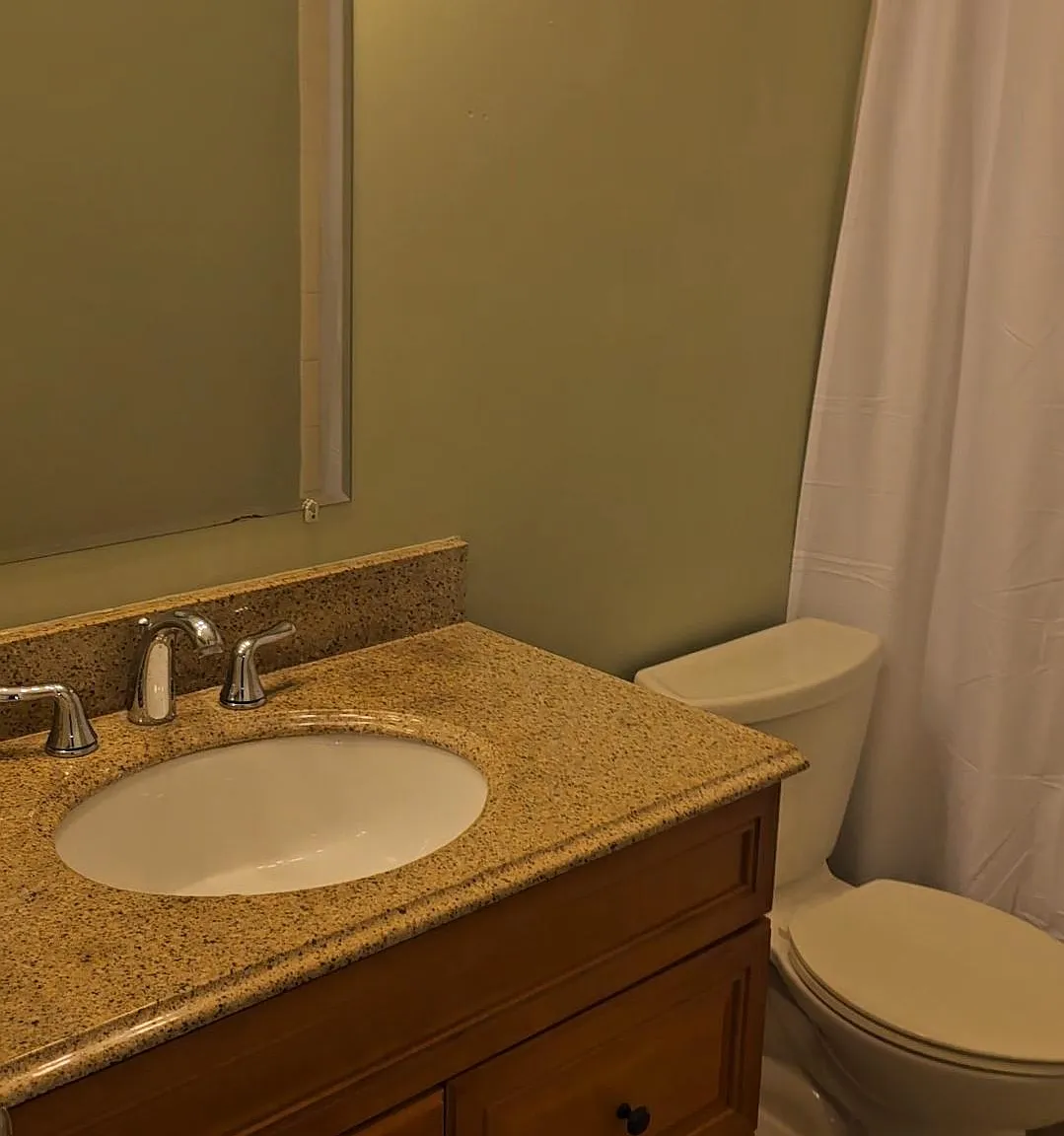 2 bed, 950 sqft, $1,400 — Photo 2