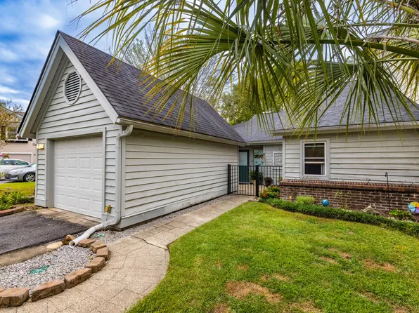 7 Duffers Ct APT E, Charleston, SC 29414