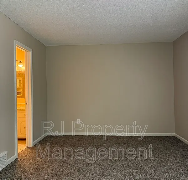 3400 Lord Dunmore Cv — Photo 31