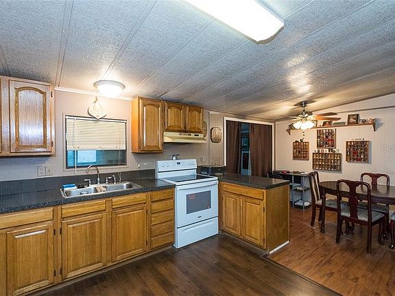2nd image of 10564 Bay Hills Cir