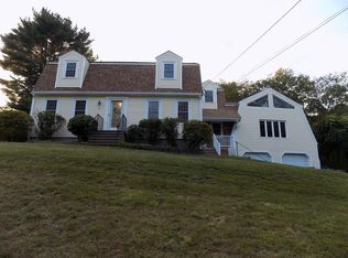 70 Sumner Perry Dr, Wrentham, MA 02093