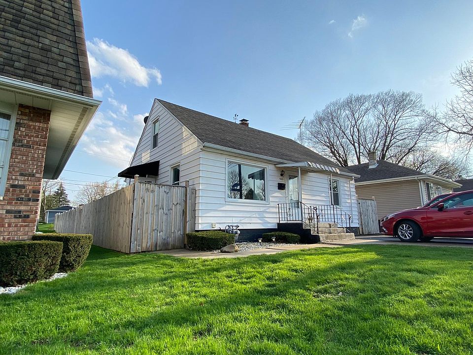 New fence and brand-new 3 car driveway!