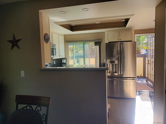 5th image of 75 3rd Ave Unit 2