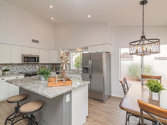 5th image of 30647 N 42nd Pl