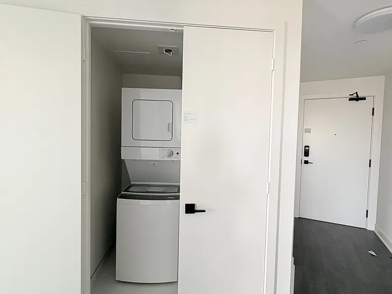 1185 Dupont St #2507 — Photo 14