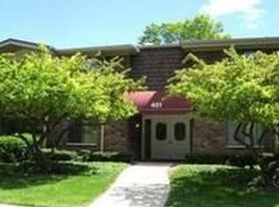 451 Raintree Ct UNIT 1B, Glen Ellyn, IL 60137