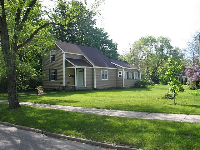 850 Webster St — Photo 1