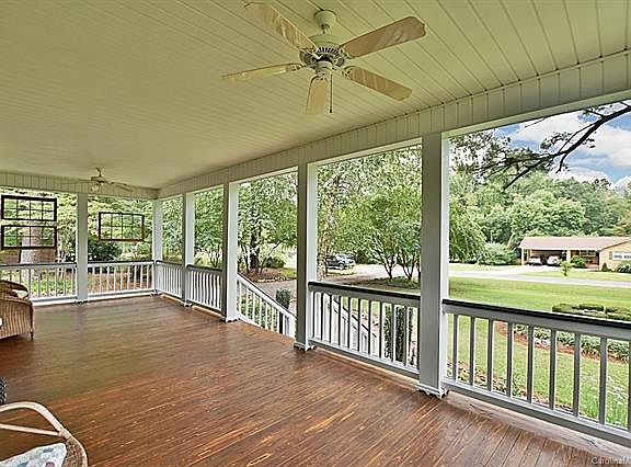 2nd image of 915 Belaire Dr