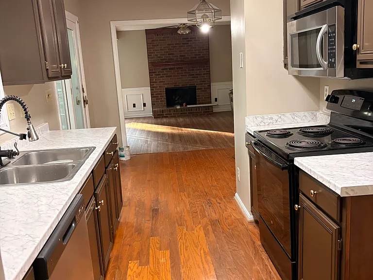 4214 Holly Tree Dr — Photo 10