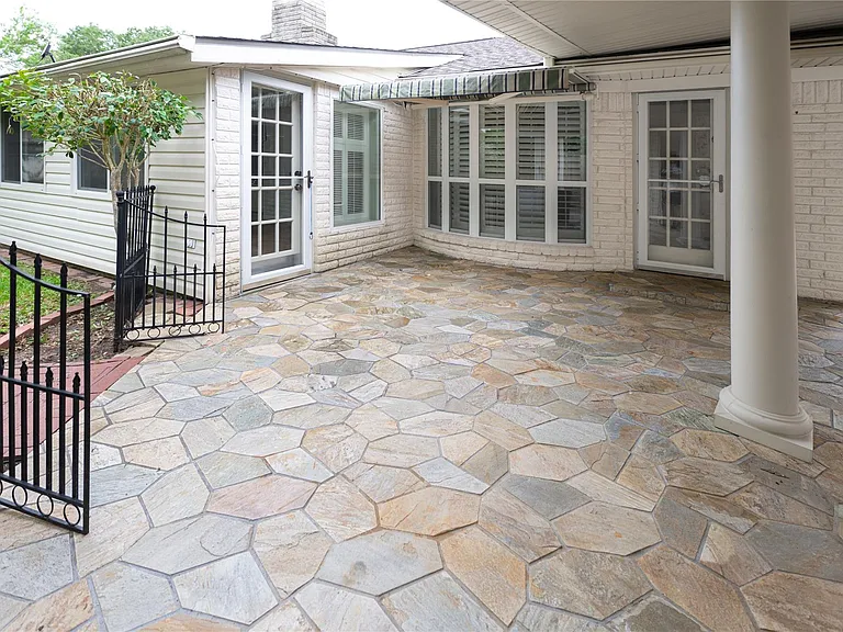 7546 Maple Tree Dr — Photo 43