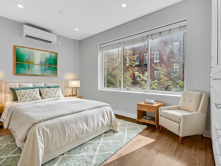 99 Suffolk St #5F — Photo 2