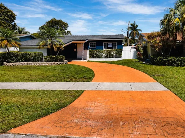 304 SW 8th St, Hallandale, FL 33009