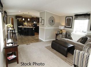 84 Castle St, Windsor, VA 23487
