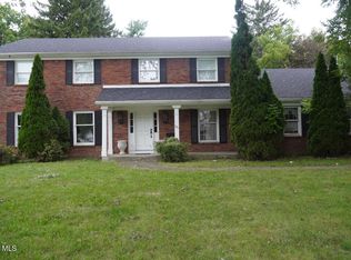 731 Kumler Dr, Maumee, OH 43537