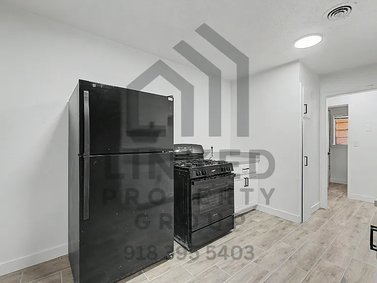 3326 E Marshal Apartments — Photo 12