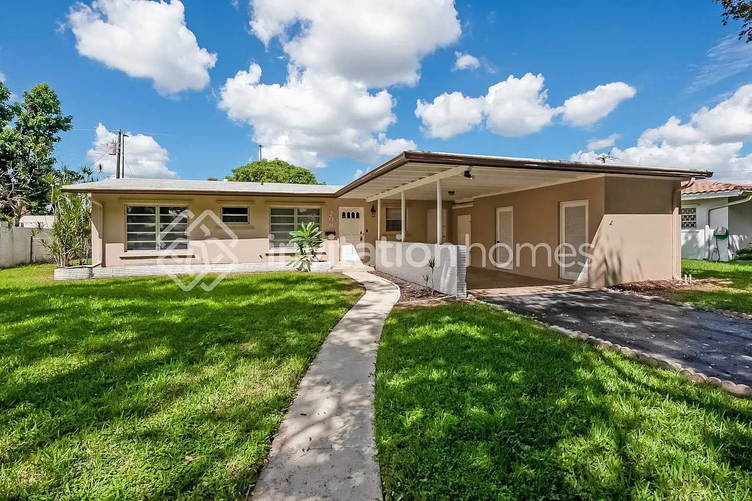 206 S 57th Way Hollywood, FL 33023 — Photo 1