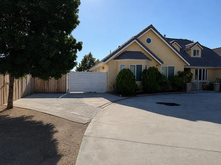 44225 36th St W — Photo 2