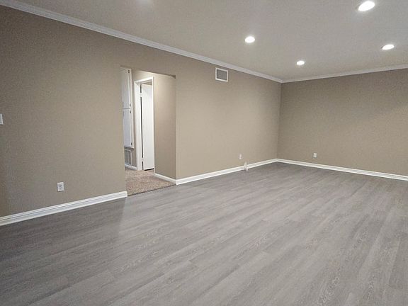 3rd image of 2616 Sycamore Dr #2618
