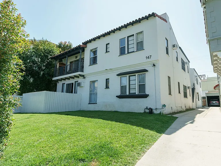 147 North Hamilton Drive — Photo 2