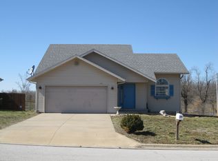 1529 S Quail Ave, Springfield, MO 65807