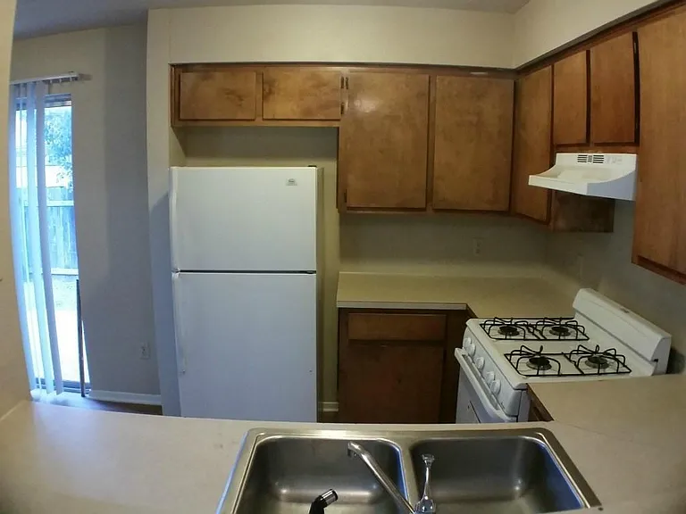 2116 Gaston Place Dr — Photo 4
