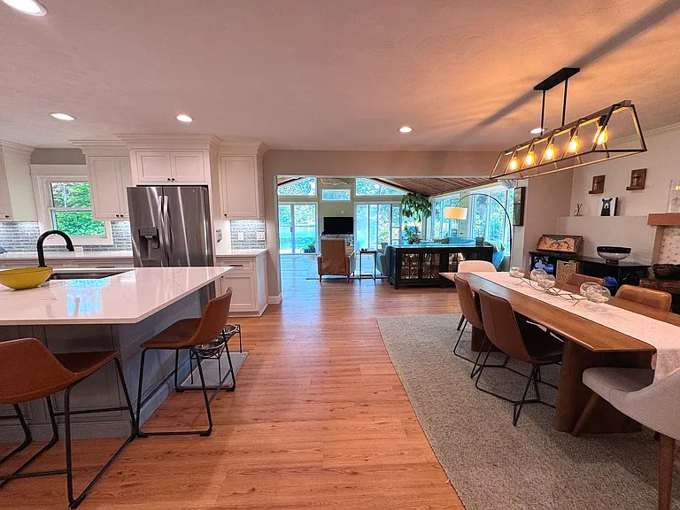928 General Stuart Dr — Photo 13