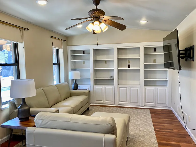 833 Main St #B — Photo 8