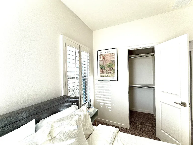 5848 Kobe Bryant St — Photo 9