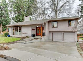 15568 NW Oak Hills Dr, Beaverton, OR