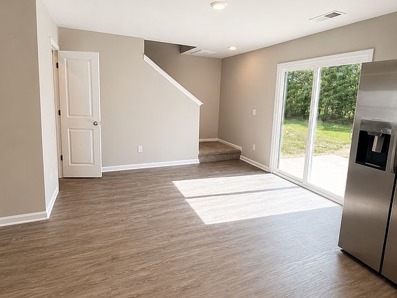 3rd image of 2104 Elmridge Rd