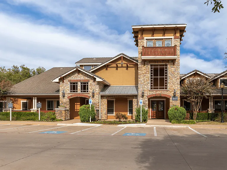 Nolen Grand Apartments — Photo 32