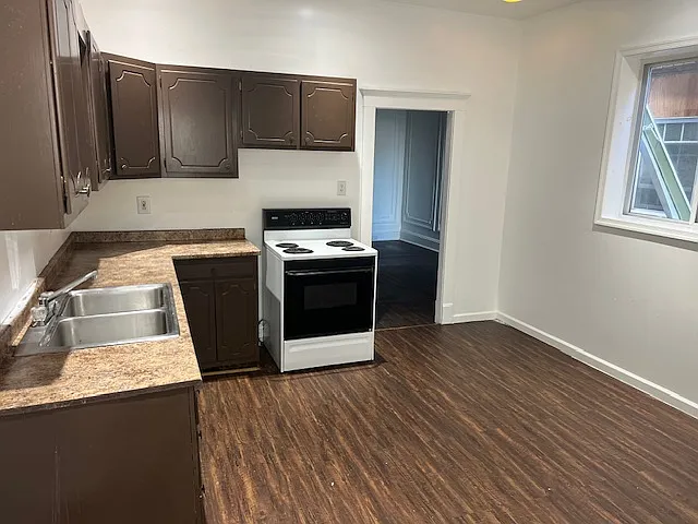 3 bed, $1,325 — Photo 4