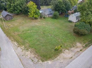 12 Louisa St, Hamilton, ON L8B0Z3