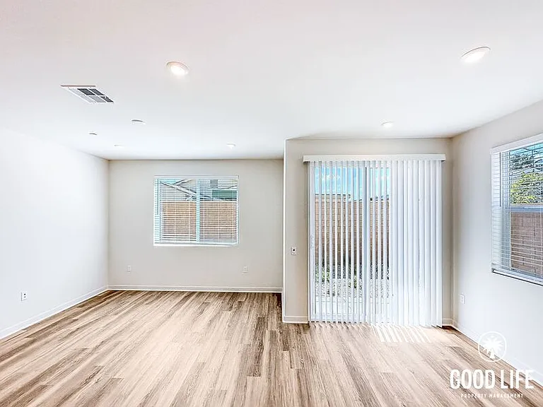 7006 Solara Way — Photo 16