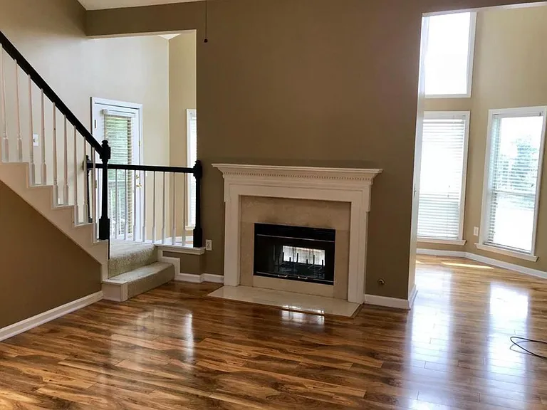 611 Mc Gill Park Ave NE — Photo 4