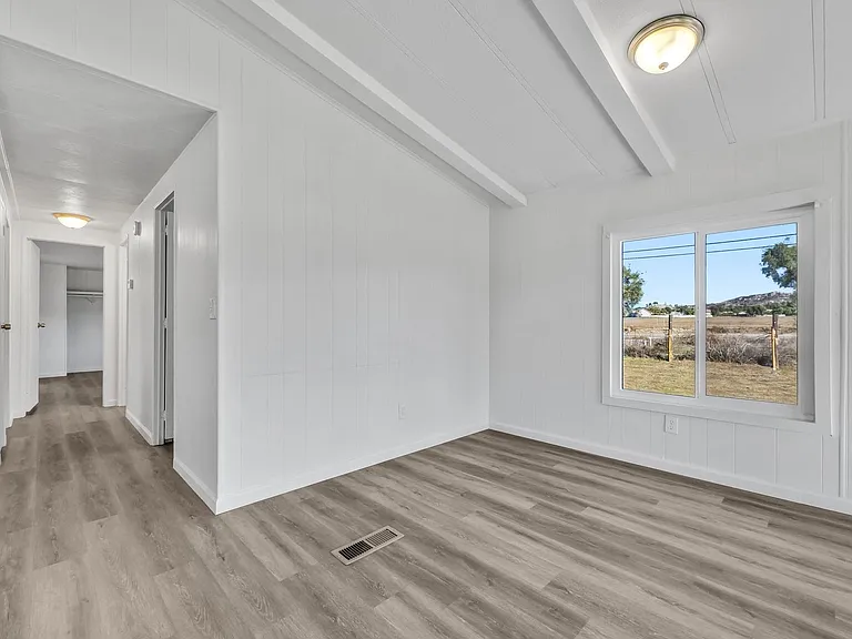 22450 Norris Ln — Photo 31