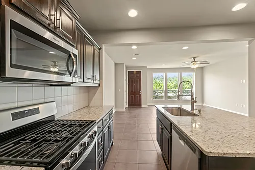 6814 E Riverside Dr #33 Photo 1