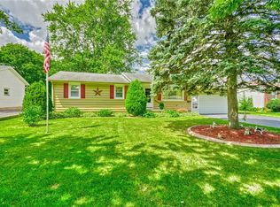 35 Drexel Dr, Rochester, NY 14606